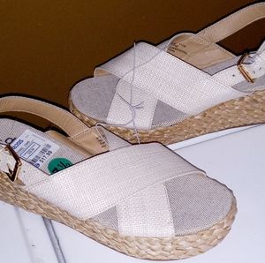 NWT Womens Wedges Size: 7.5